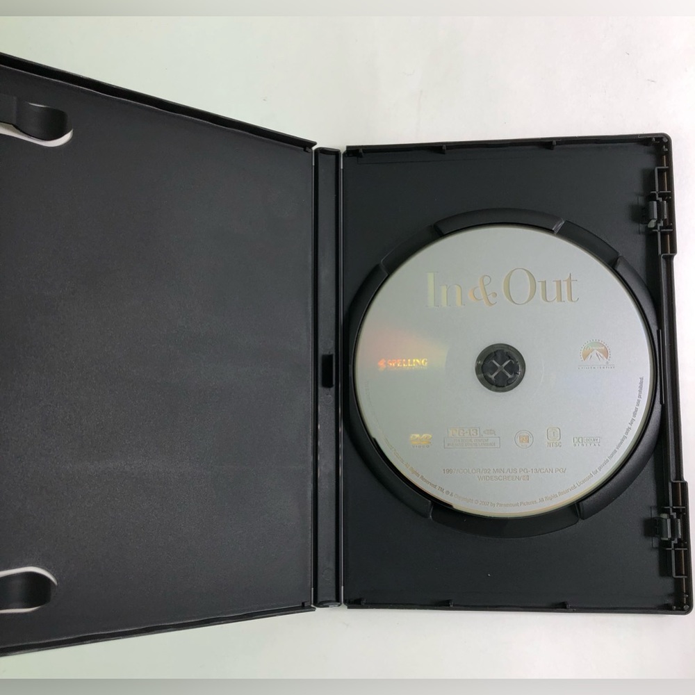DVD In & Out Movie - Picture 3 of 4